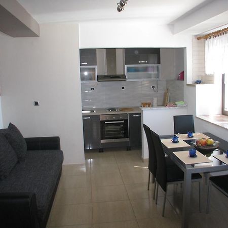 Apartments Miljak Omiš Exterior foto